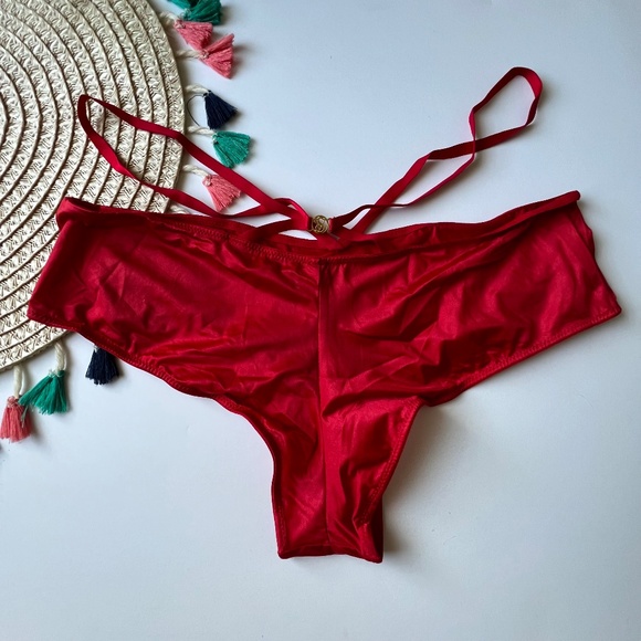 Victoria's Secret Very Sexy So Obsessed Strappy Cheeky Panty Red Medium NEW - Picture 2 of 8